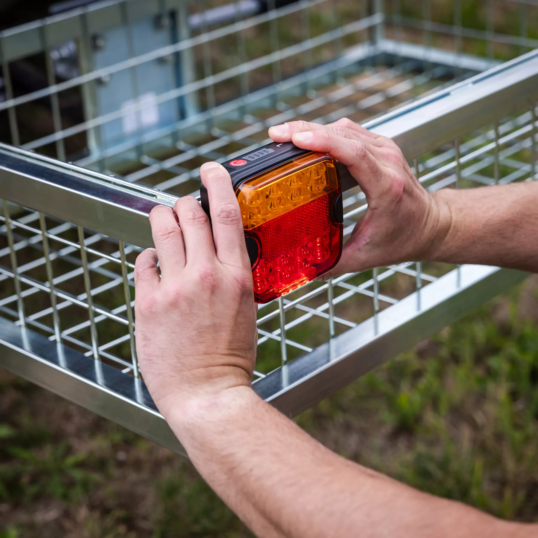 Funk LED Anhängerbeleuchtung mit Li-Ion Akku und Magnethalterung,